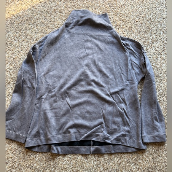 Lululemon turtleneck sweatshirt light purple size 6 - Picture 1 of 3
